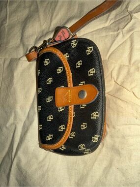 Dooney & Bourke Black and Tan Signature Wristlet